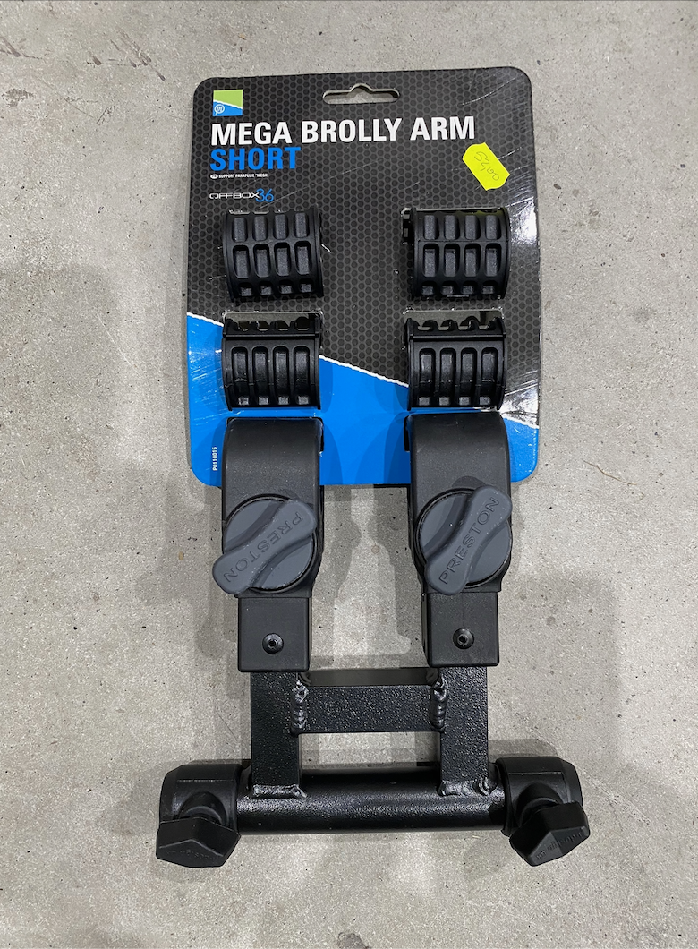 Preston Brolly Arm Support Short - Držač kišobrana (Kratki) namijenjen za sve vrste takmičarskih i rekreativnih stolica. Odgovara profilima nogu od 25, 30 i 36 mm. Cijena: 52 BAM
