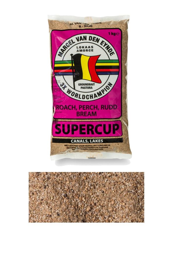 MVDE Supercup 1 kg  (Classic kao i Black) - Jedan od starijih proizvoda u našem asortimanu je SUPERCUP i razvijen je dijelom zahvaljujući Jeanu Coolensu iz 80-ih, bivšem belgijskom šampionu nakon što je dva puta osvojio trofej Superkupa.  Super Cup primama je svijetlosmeđa hrana i ima raznolik učinak koji može brzo privući velike i male ribe, kao što su plotica i deverika u teškim periodima. Mamac se stoga može koristiti tokom ljeta kao i tokom zimskih mjeseci.  Možete koristiti ovu primamu u čistom obliku sa crvima i kasterima, ili pomiješati primamu 1 na 1 sa glinom i malim svježim džokerom. Supercup upija mnogo vode i stoga može značajno da nabubri. Obično je dovoljno navlažiti 2 kg Super Cupa u tri faze, te pomiješati oko 2 kg vlažne ilovače + 800 gr jokera.  Velikim dijelom se mora nahraniti pet minuta prije početka match-a. Kada ribe ne grizu, možete redovno hraniti u malim porcijama.  Supercup je također idealan za izvlačenje ribe na površinu.   Budite oprezni kada pecate crvima i kasterima, glina se ne dodaje.   Djelomično zahvaljujući ovoj hrani, poznati engleski ribar, BOB NUDD, proglašen je za najboljeg nacionalnog ribolova 1986. godine.   Superkup se može otežati sa Secretom, Beetom ili Kastaarom.   SAVJET: Supercup je idealan za ribolov na hranilice jer će se ovaj mamac odmah raširiti čim uđe u vodu. Zbog svog posebnog efekta i arome, Super kup privlači ribu sa velike udaljenosti. Potrebno je redovno dohranjivanje na istom mjestu  specifikacije:  Mamac za ploticu i deveriku Mirna ili sporo tekuća voda. Nemojte loviti preduboko. Lagani mamac. Savršeno za brzi ribolov. Moguće kombinacije: Turbo, Kastaar, Beet, G5, Secret, Special, Brasem karamel 250 grama, Brasem sa 250 grama, Carassio bruin, Big fish, Heavy Special, Hi pro Carp. Cijena: 8 BAM
